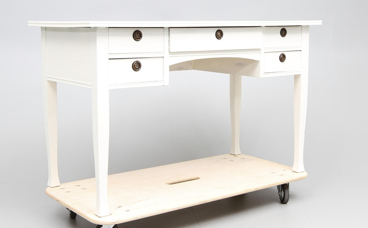 SKRIVBORD, jugend, vitmålat.