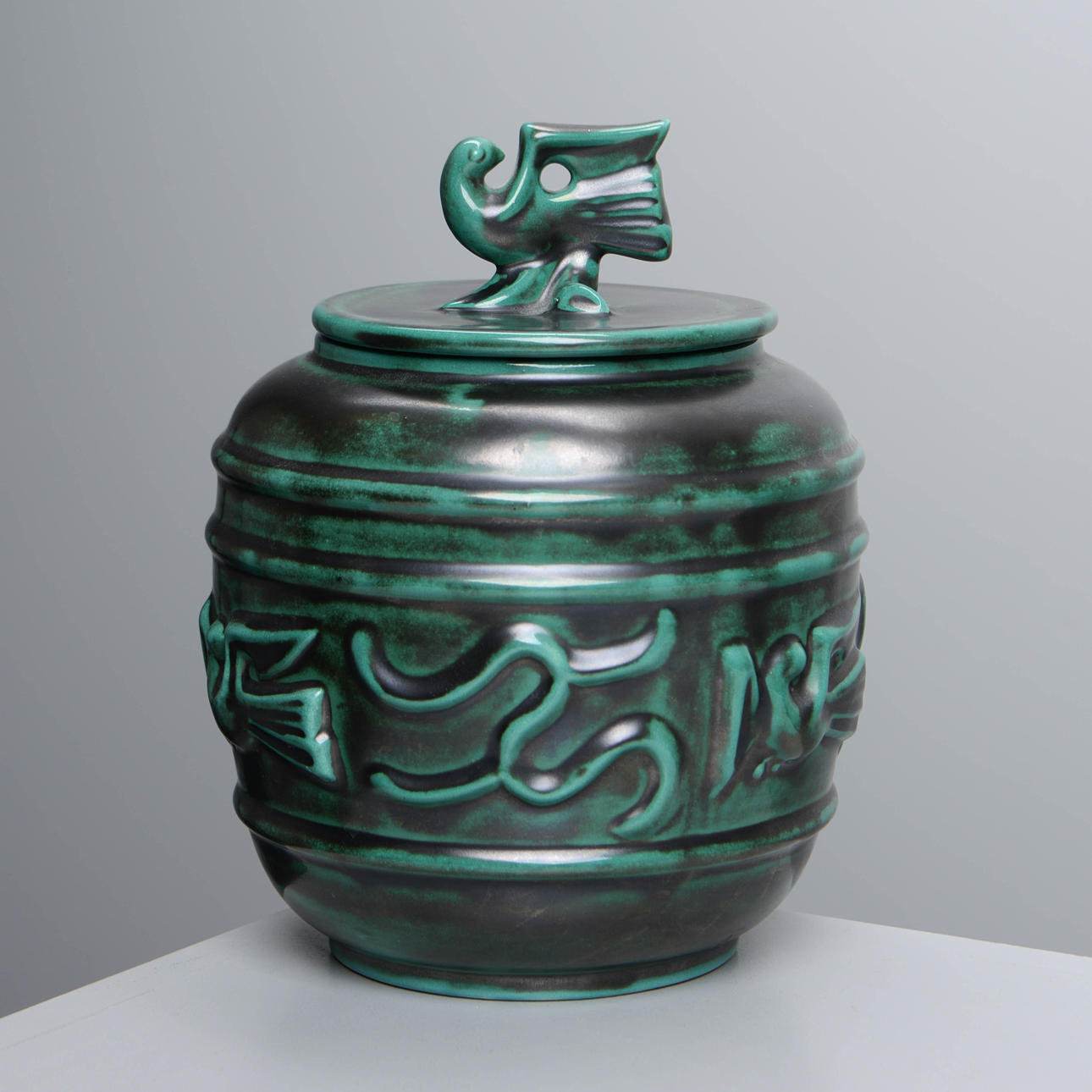 UPSALA EKEBY. Lock urna, earthenware, art deco, 1930s.