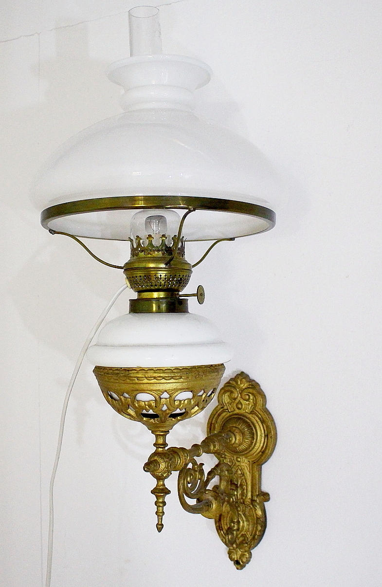 VÄGGLAMPA, mässing/glas.