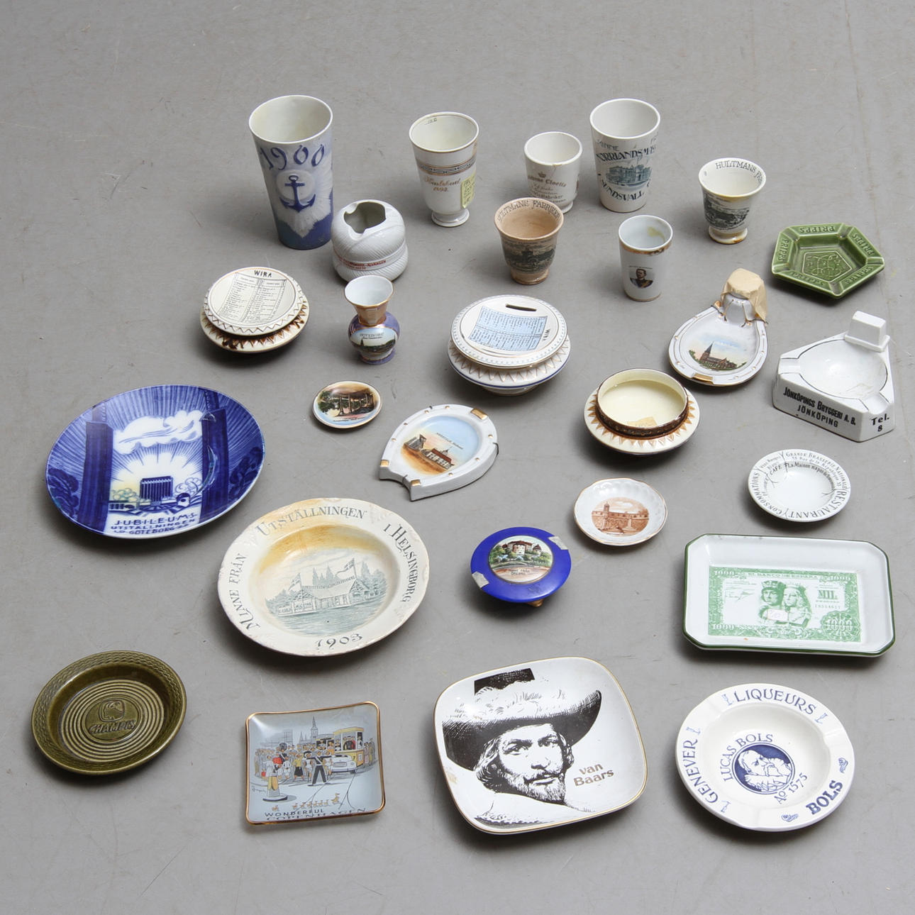 PARTI DIVERSE KERAMIK, bland annat bryggerireklam, souvenirer, 1900-tal.