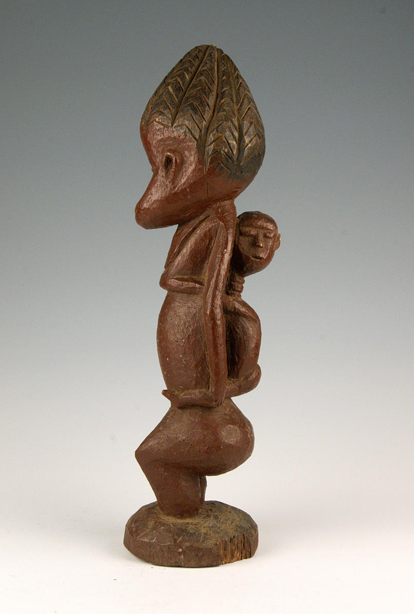 AFRIKANA. trä figur Tribal kvinna med barn, tvåfärgad version.