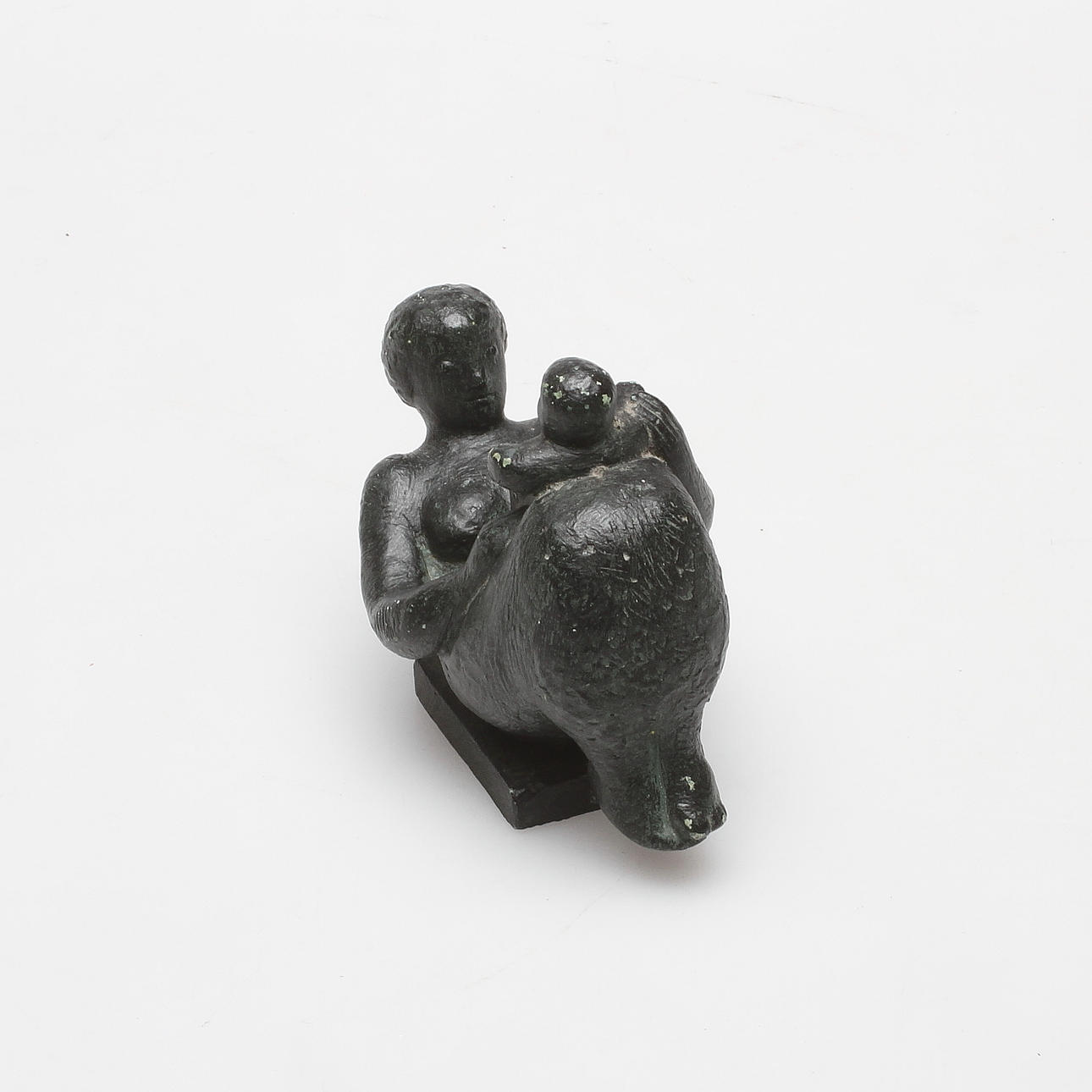 OKÄND KONSTNÄR. SKULPTUR, bronspatinerad konstmassa, signerad och daterad FL 88.