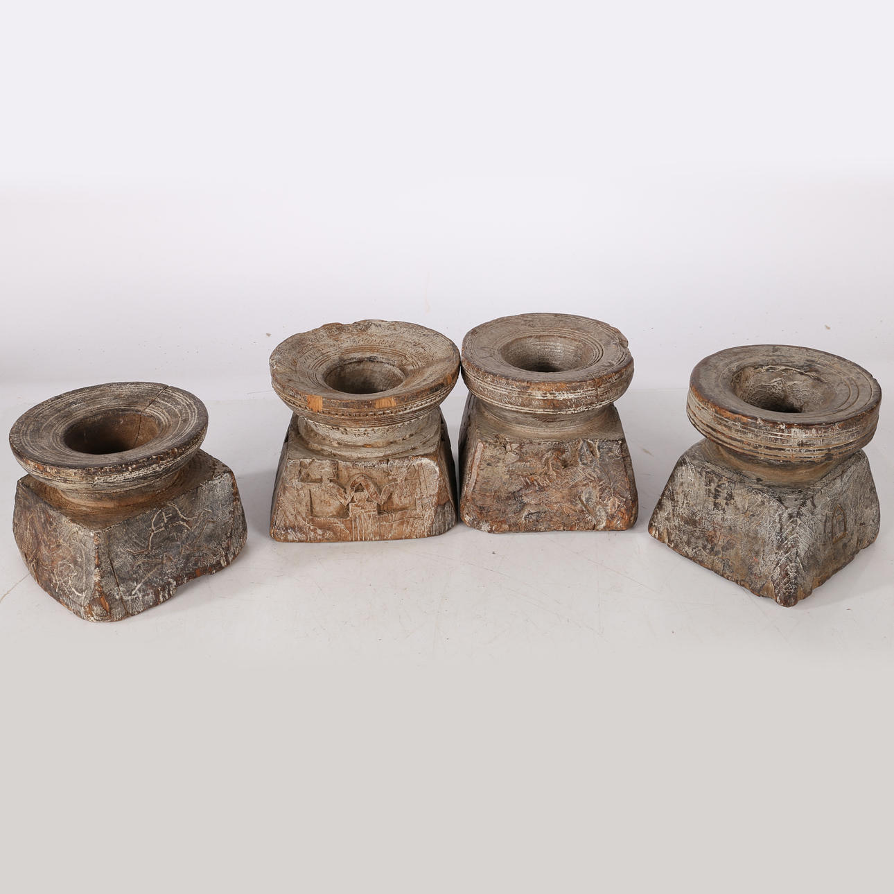 CUATRO POLEAS DE MADERA.