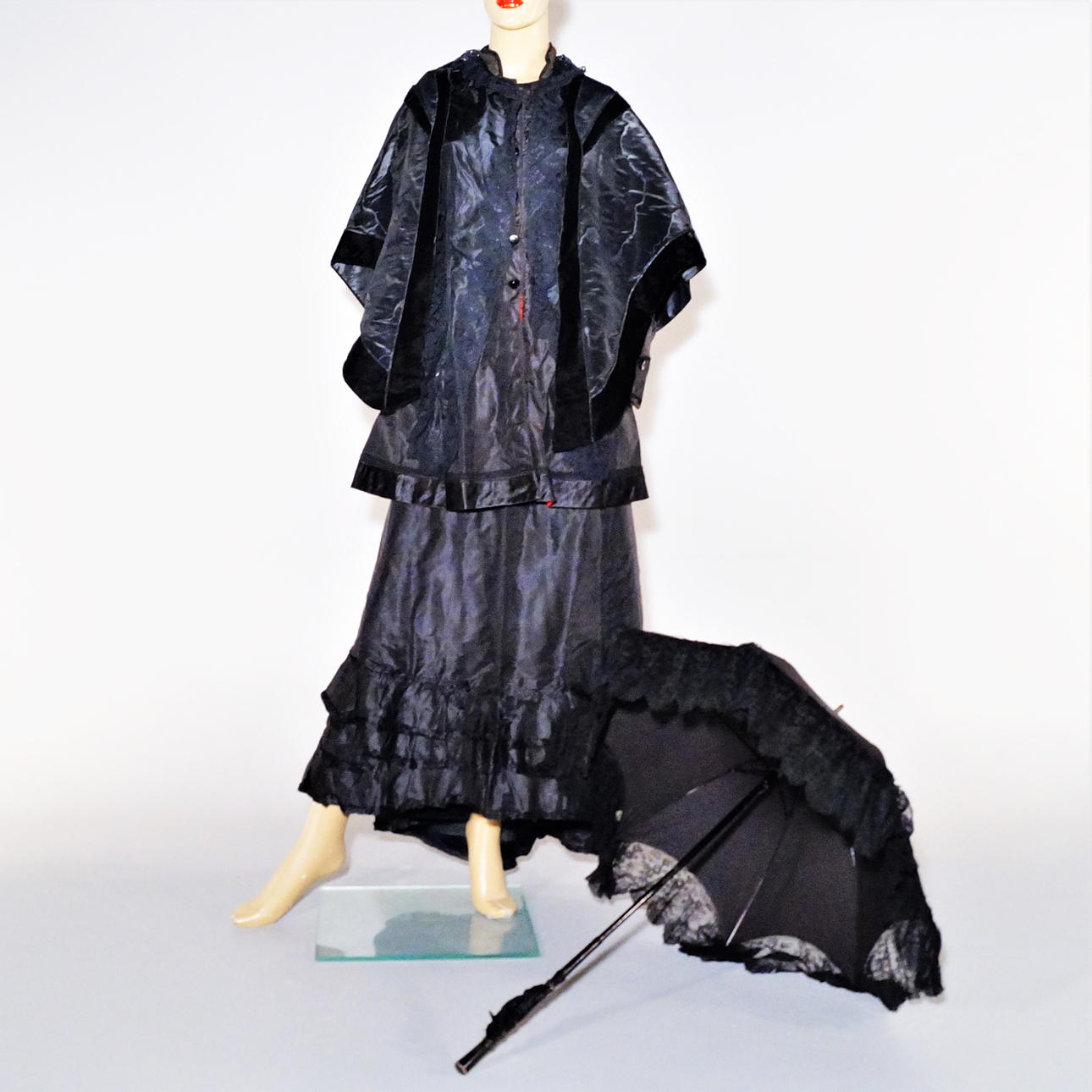 TØJ, 4 dele, 1800-tallet.