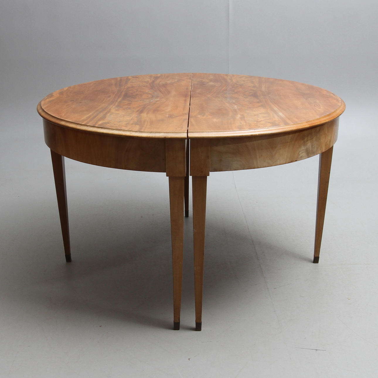 MATSALSBORD, 2 delar, empirestil, omkring 1900.