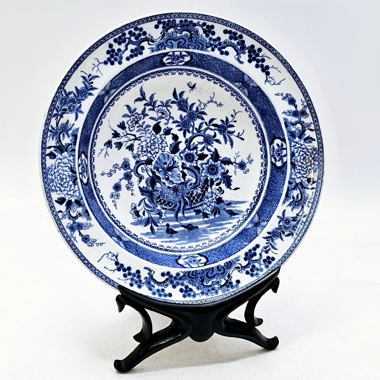 VATI ENGLANNIKSI MINTON EARTHENWARE, NOIN 1915.