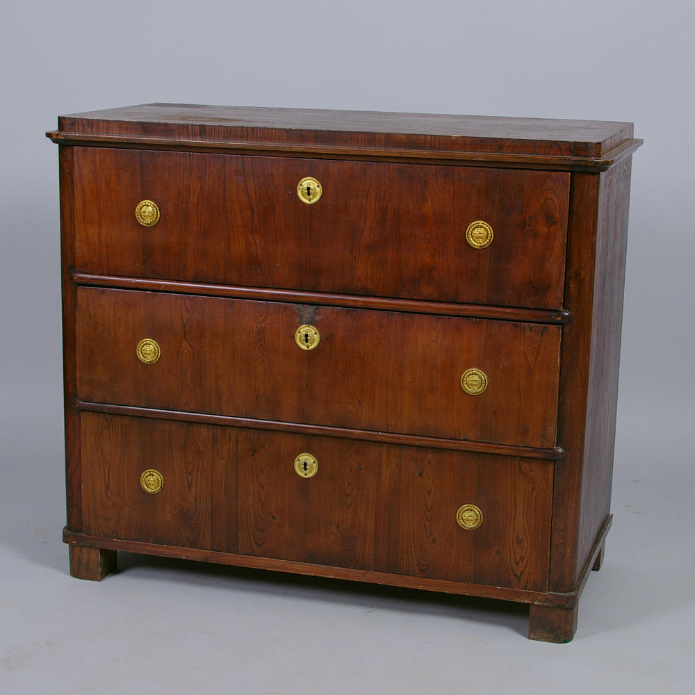 BYRÅ, 4-lådig, mahogny, empirestil, 1800-tal.