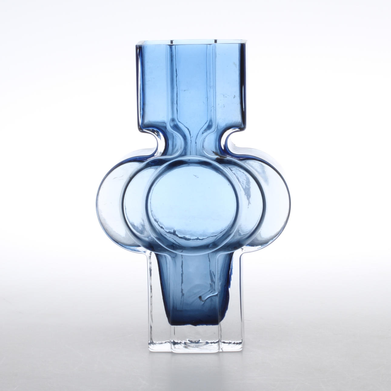 VAS, glas, P-O Ström, osignerad.