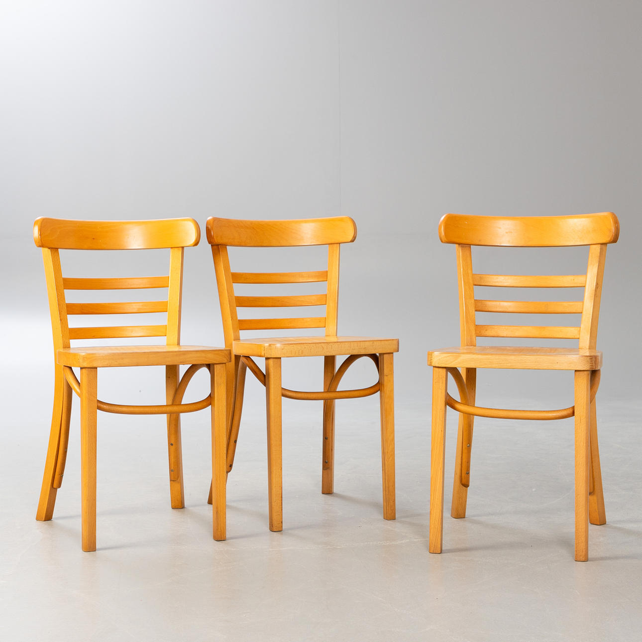 Mobilair / ZPM Radomsko. 3 Stühle.