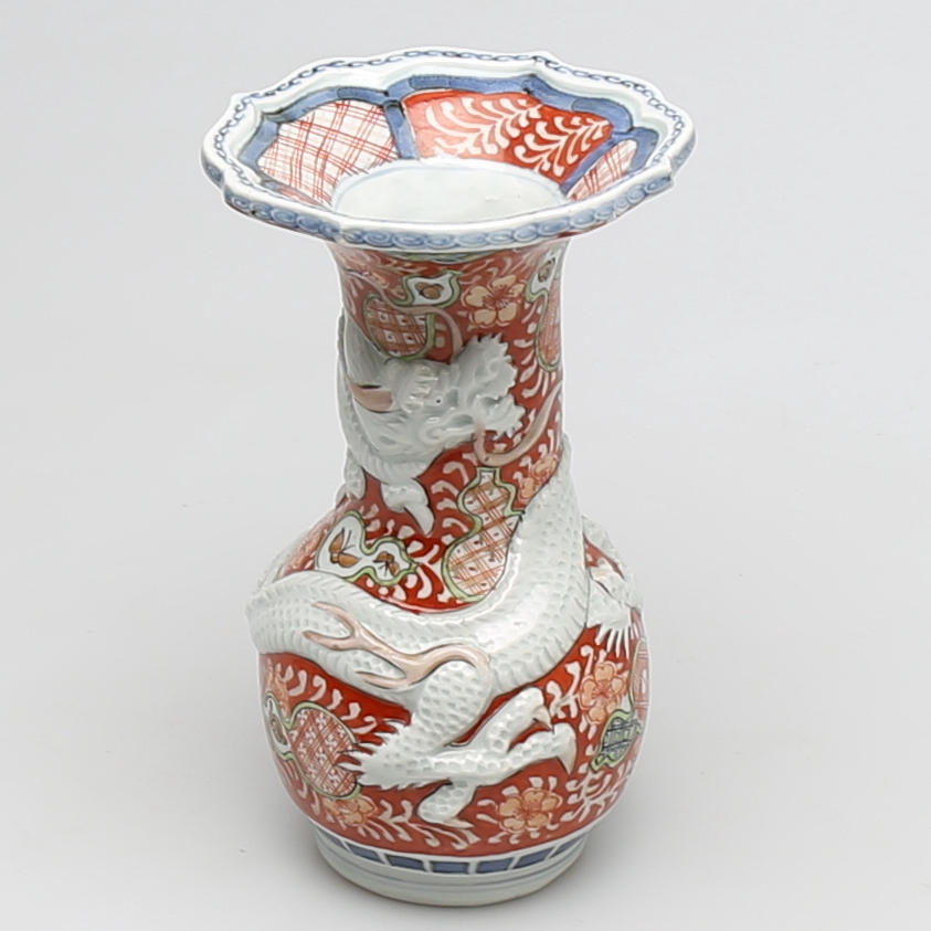 VAS i porslin från Arita "Imari", Högst troligt 1900-tal, Japan.