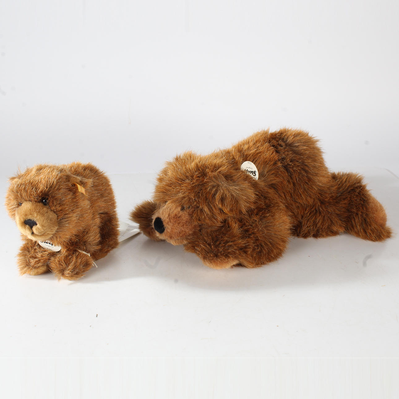 TWO STEIFF BEARS. "URS", WITH BUTTONS AND LABELS (2).