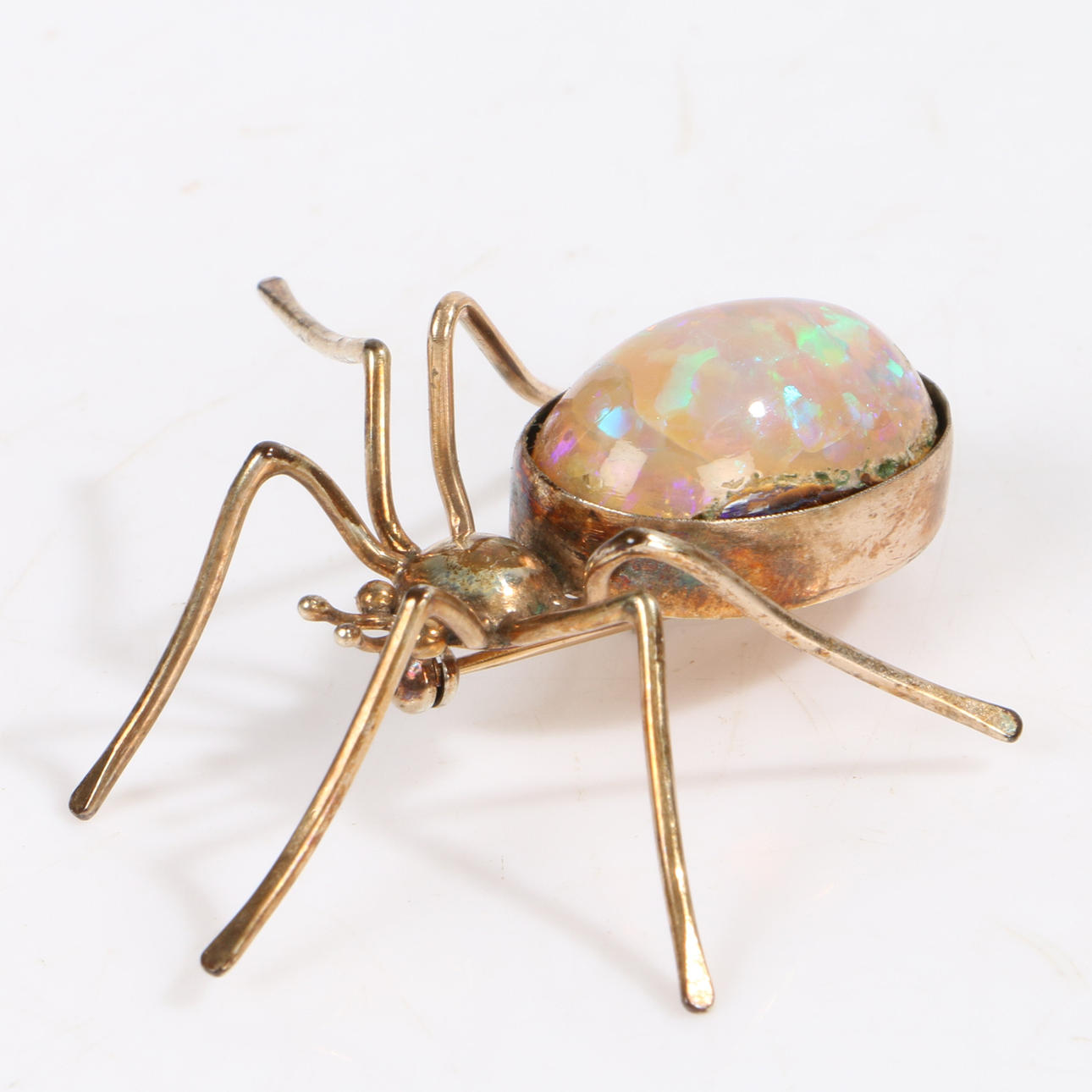 BROCHE INSECTO PLATA DORADA Y EFECTO OPAL.
