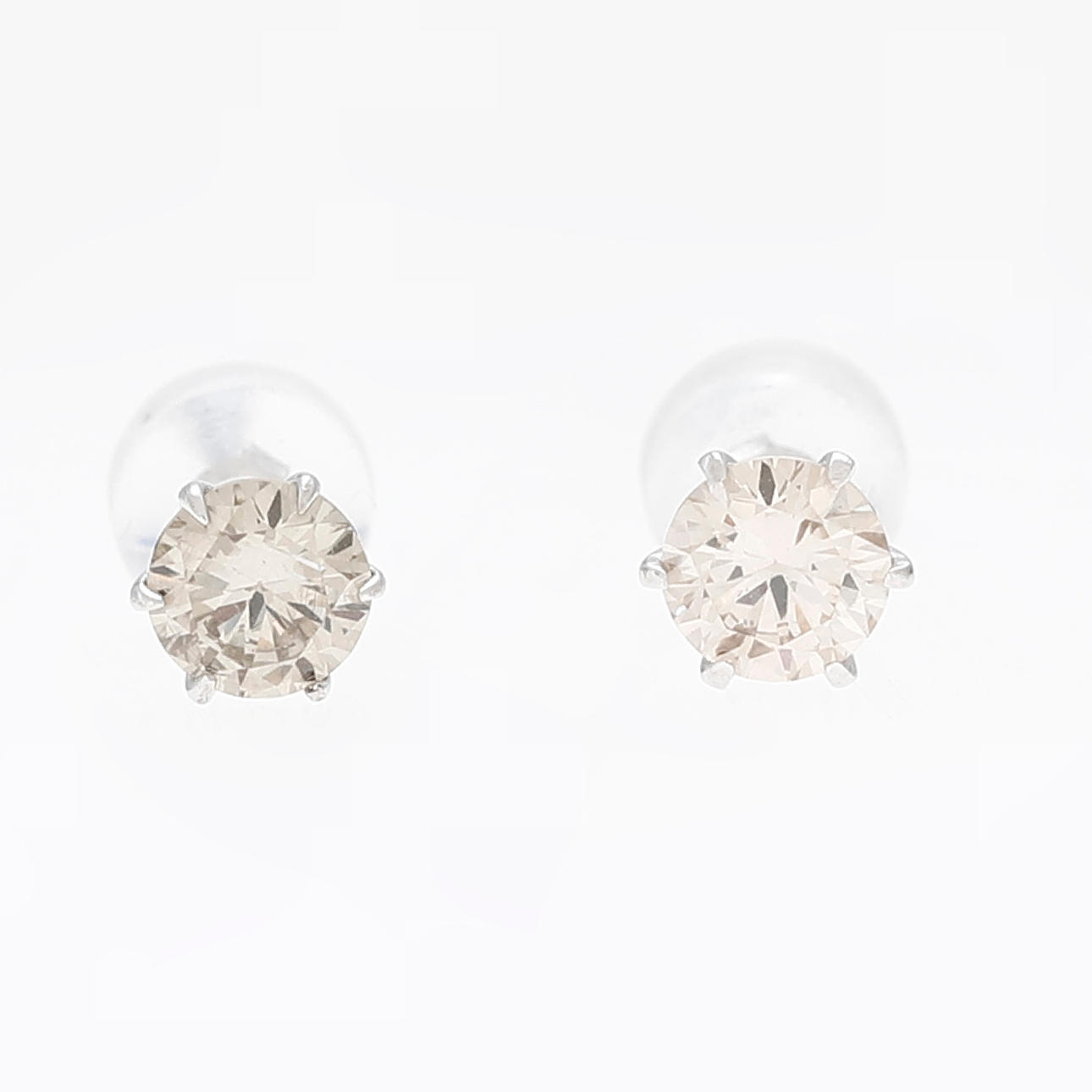 Diamant stud örhängen.