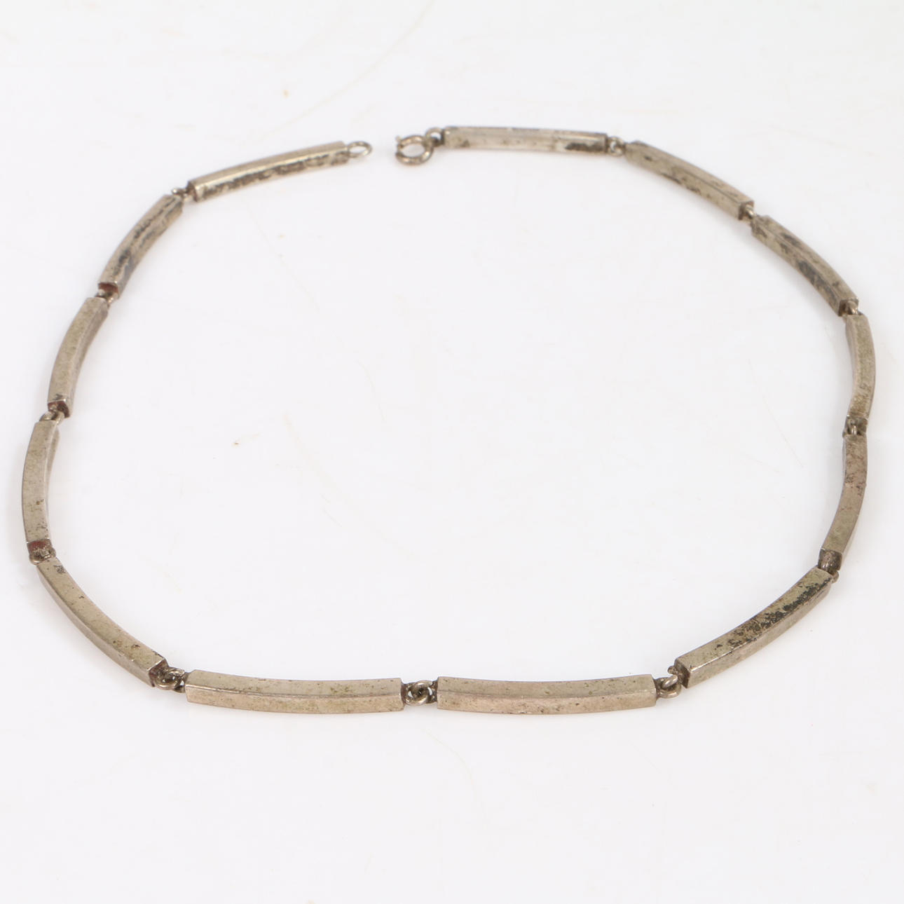 A DANISH SILVER NECKLACE.