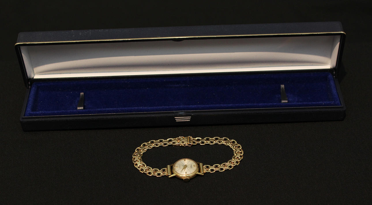 Klocka. Candino. 17 jewels. 18K. Totalvikt 17 gram.