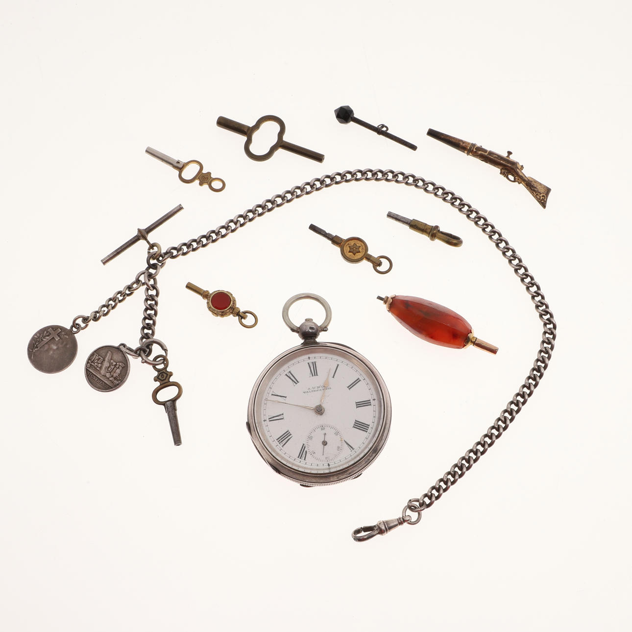 AN OPEN FACED SILVER CASED POCKET WATCH BY WALTHAM.