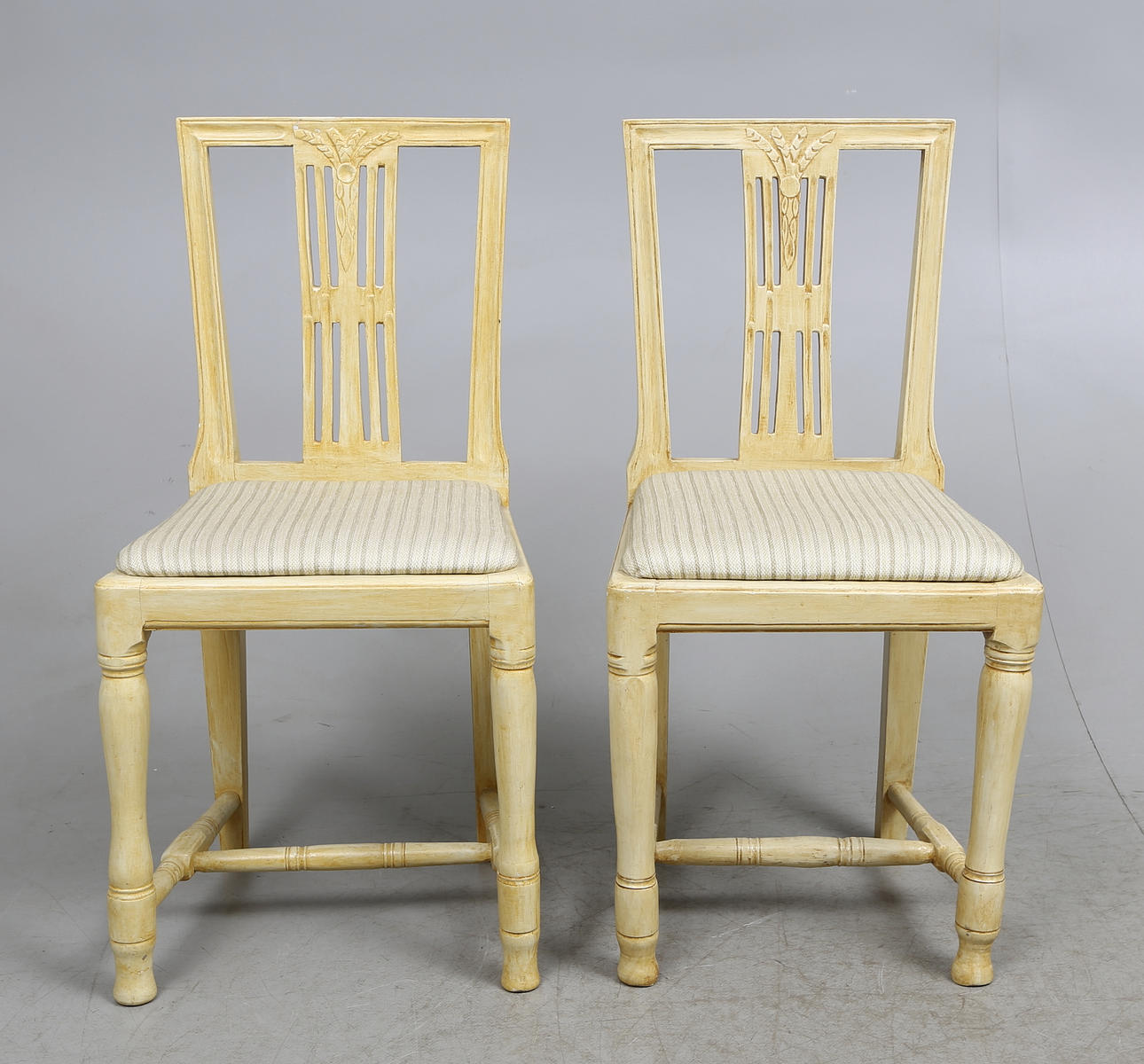 STOLAR, 2 st, gustaviansk typ, 1800-tal.