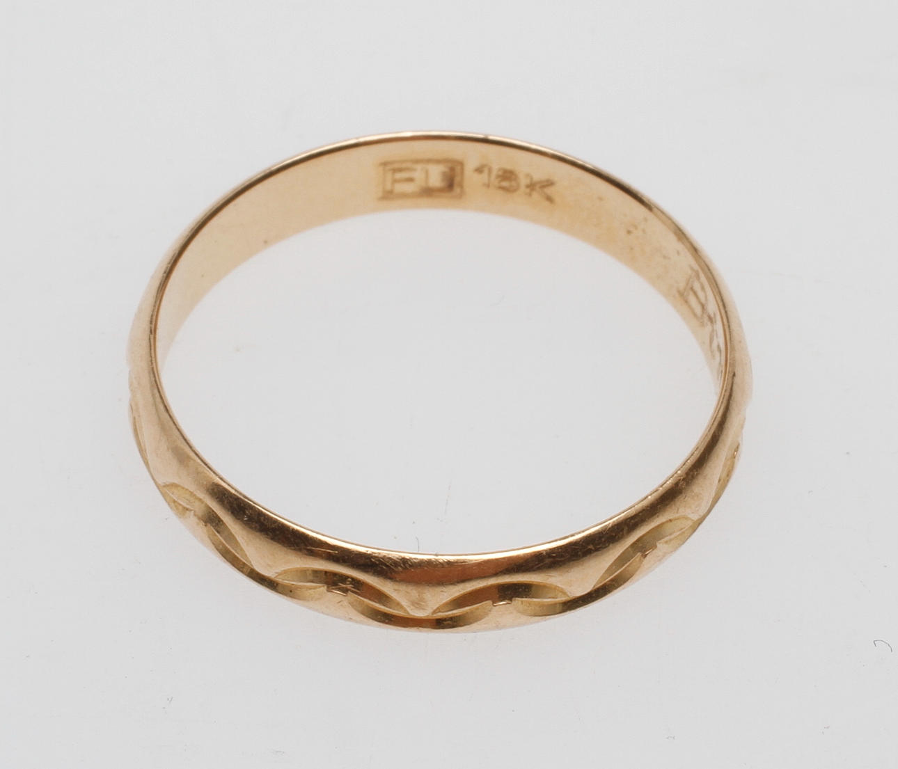 RING, 18k guld, vikt ca 3,2 gr.