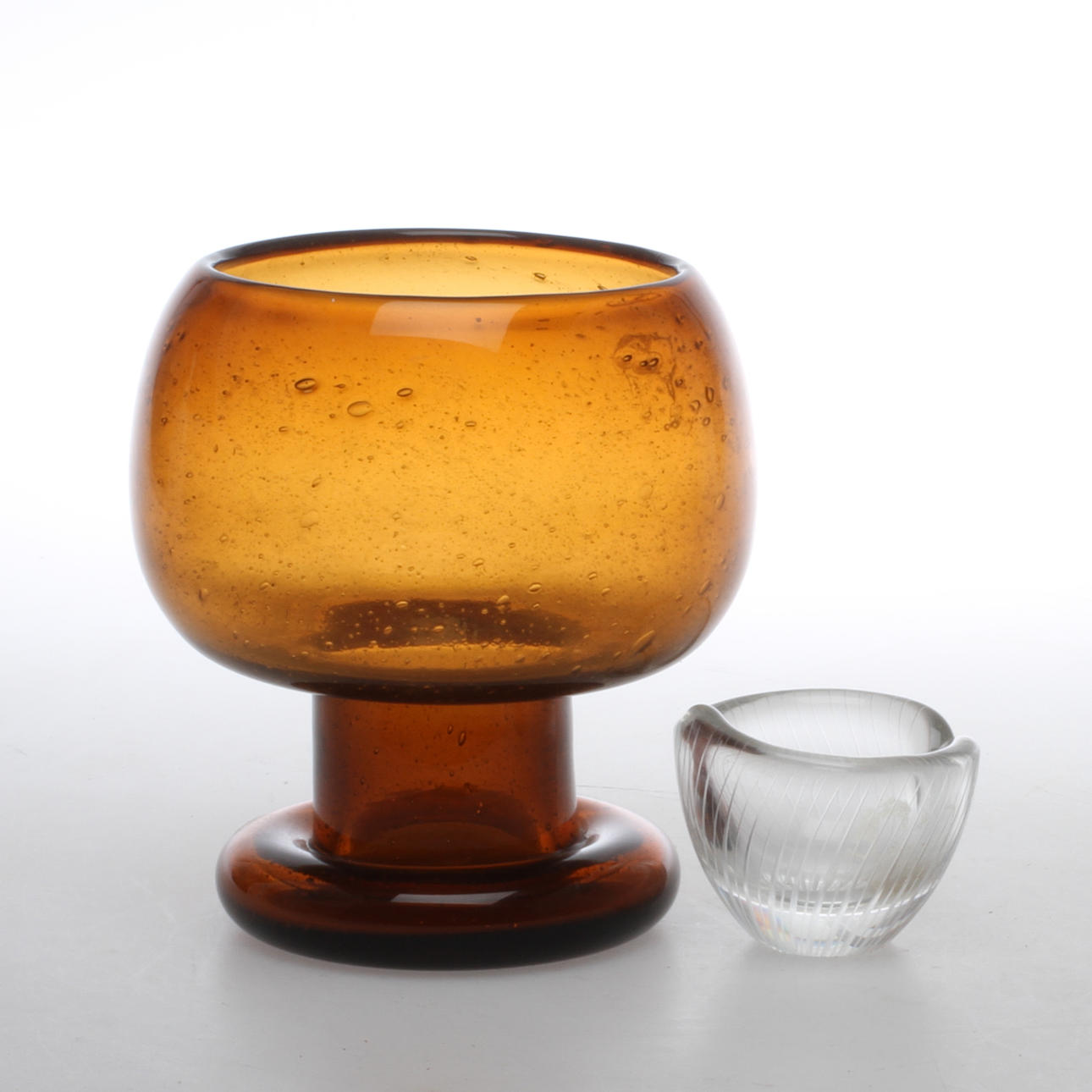 VAS samt SKÅL, glas, Nuutajärvi Notsjö samt Tapio Wirkkala "Kantarelli" Iittala.