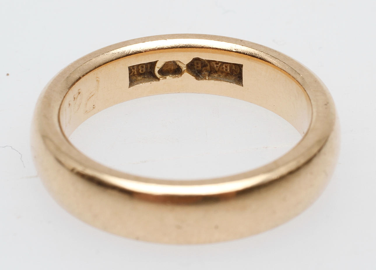 RING, 18k guld, vikt ca 7,6 gr.