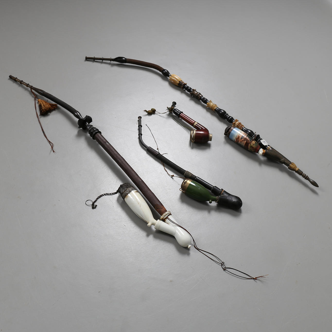 PIPOR, 4 st, bland annat långpipor.