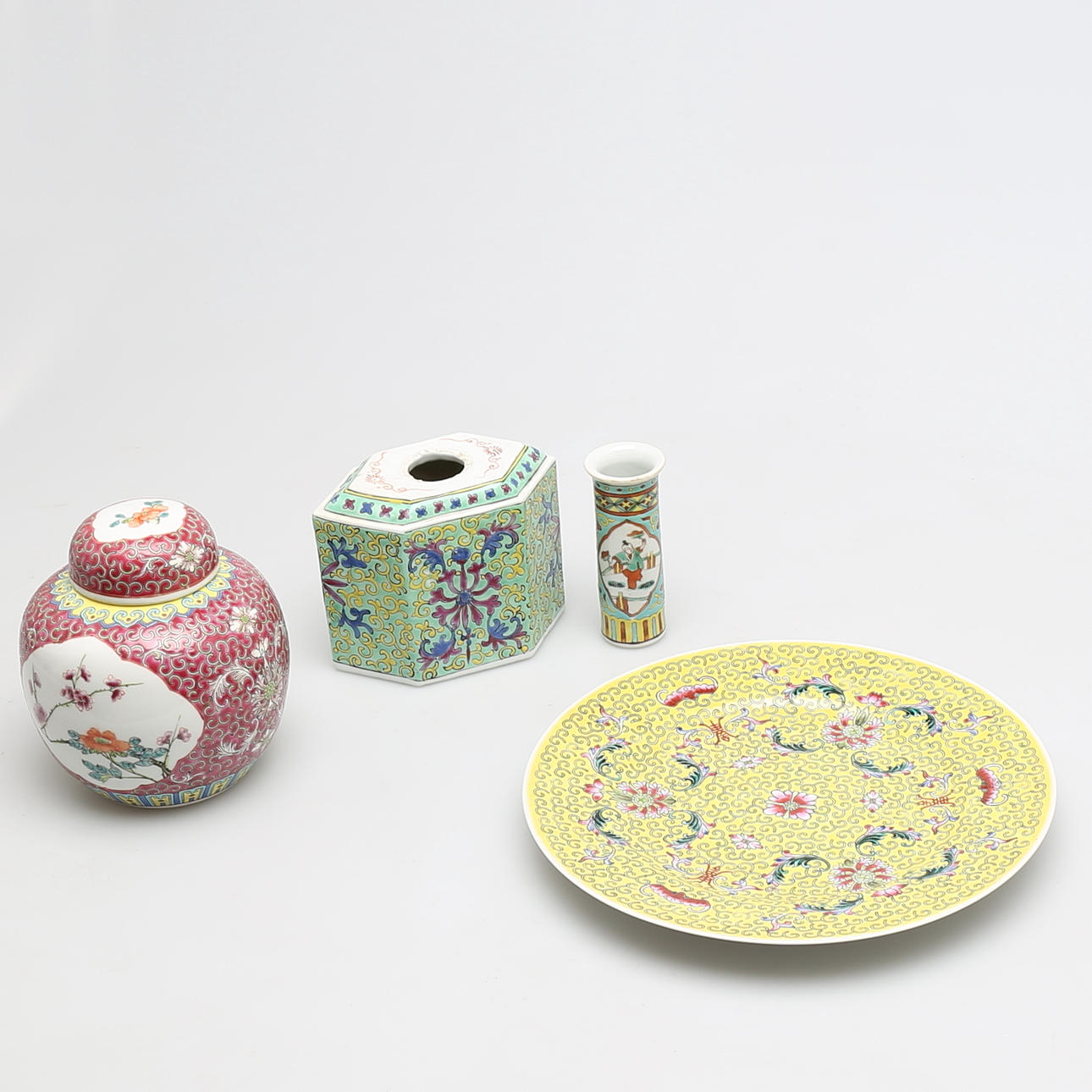 PARTI PORSLIN, 4 delar, Kina, 1900-tal.