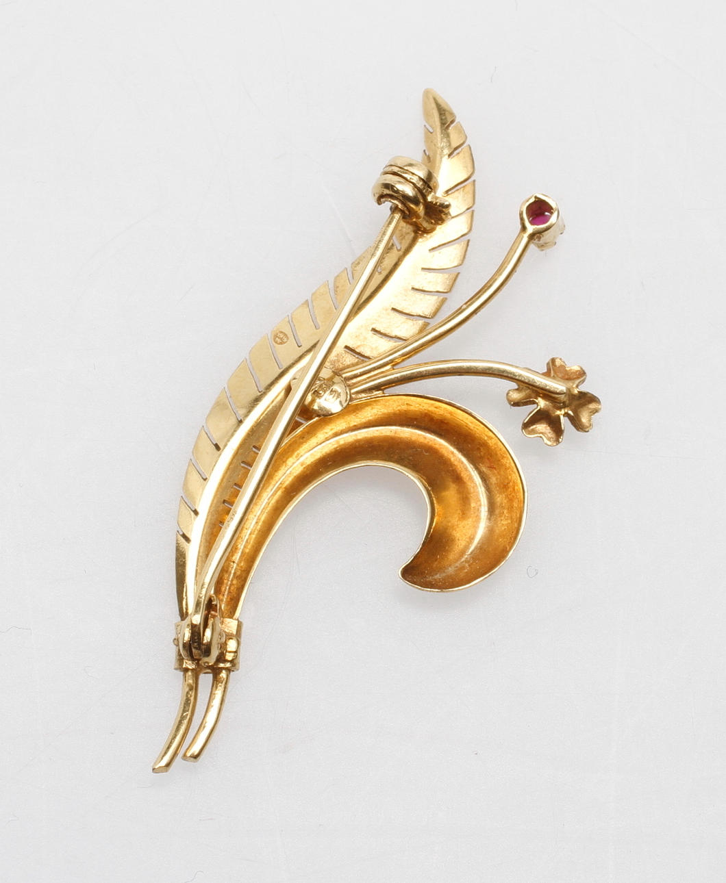 BROSCH, 18k guld, vikt ca 4 gr.