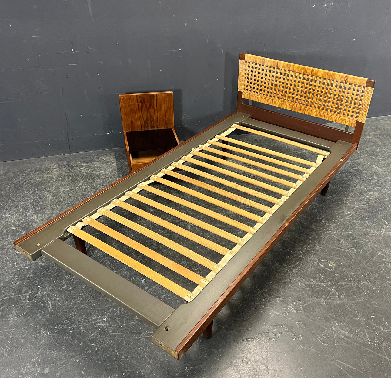 HANS J. WEGNER. SENG.