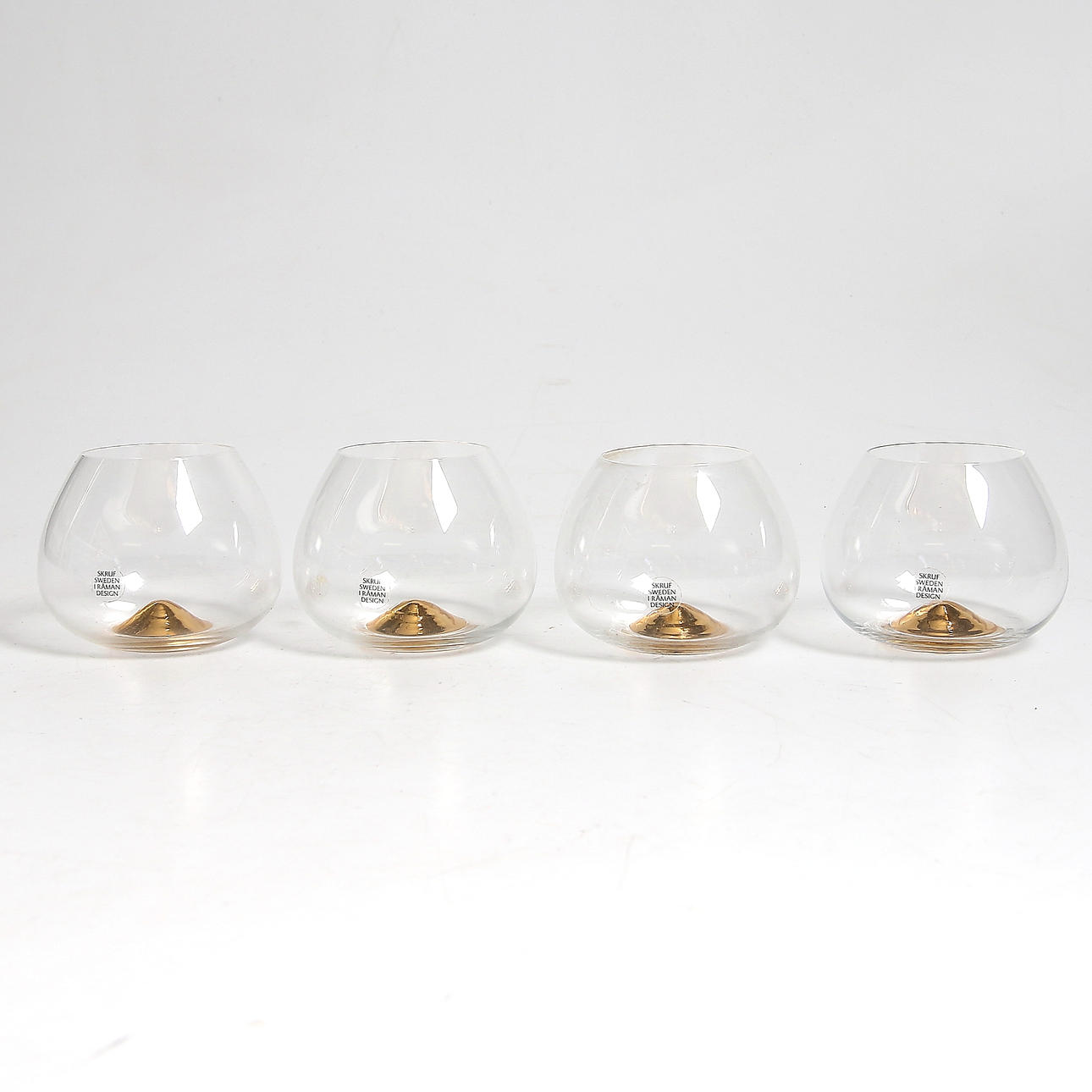 COGNACSKUPOR, 4 st glas, "Guld", Ingegerd Råman, Skrufs glasbruk. 1900-talets andra hälft.