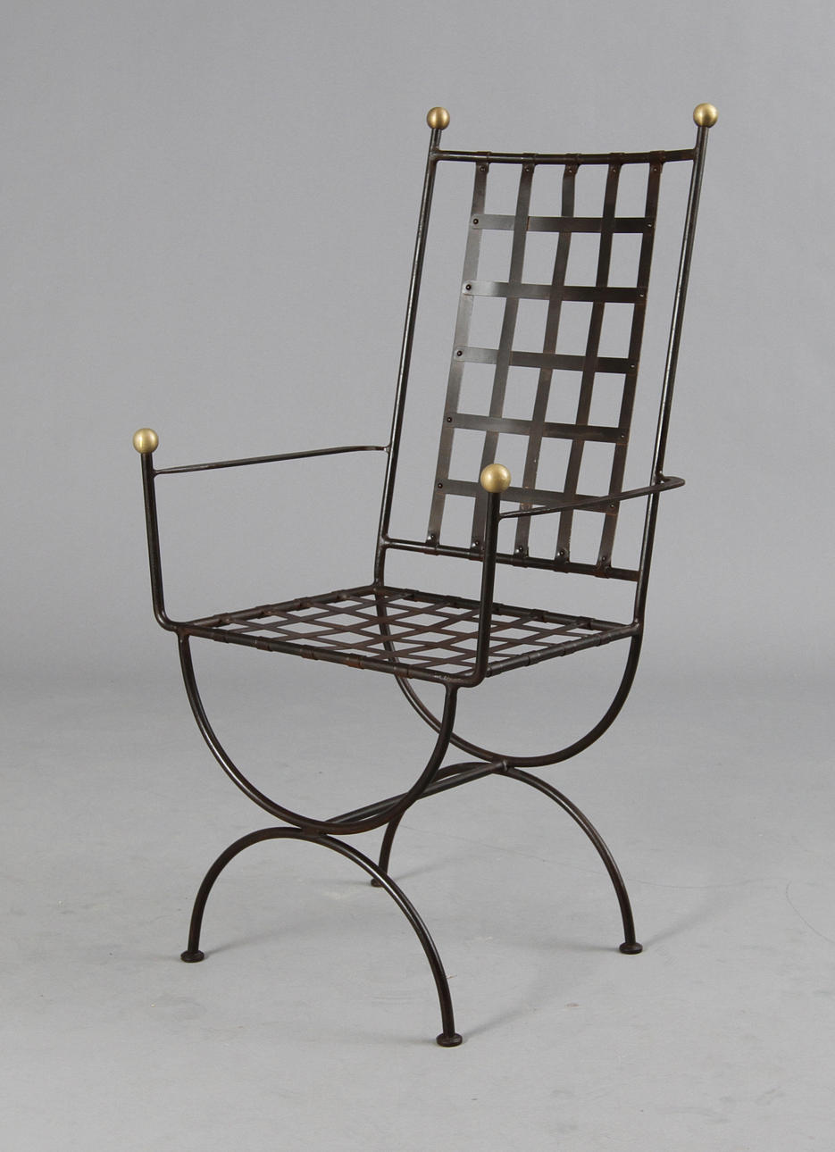 KARMSTOL, järn och mässing.