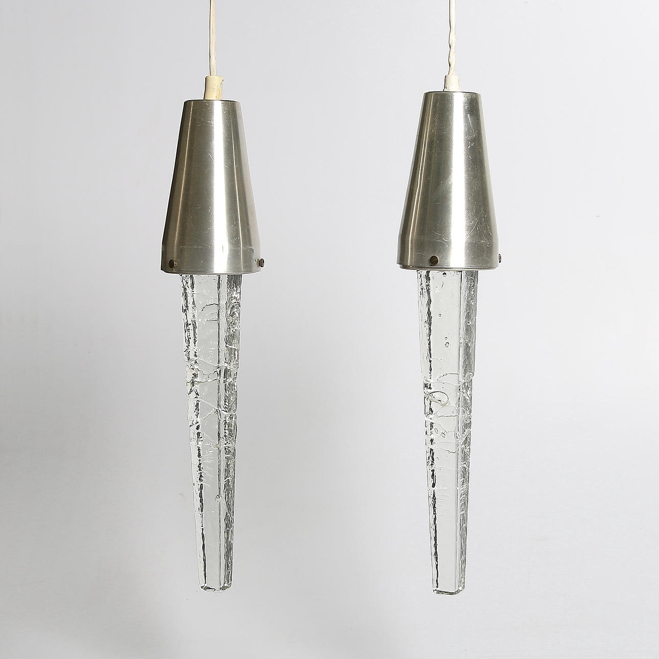 LAMPOR, ett par, "Istappen", Ateljé Engberg, Urshult. 1900-talets andra hälft.