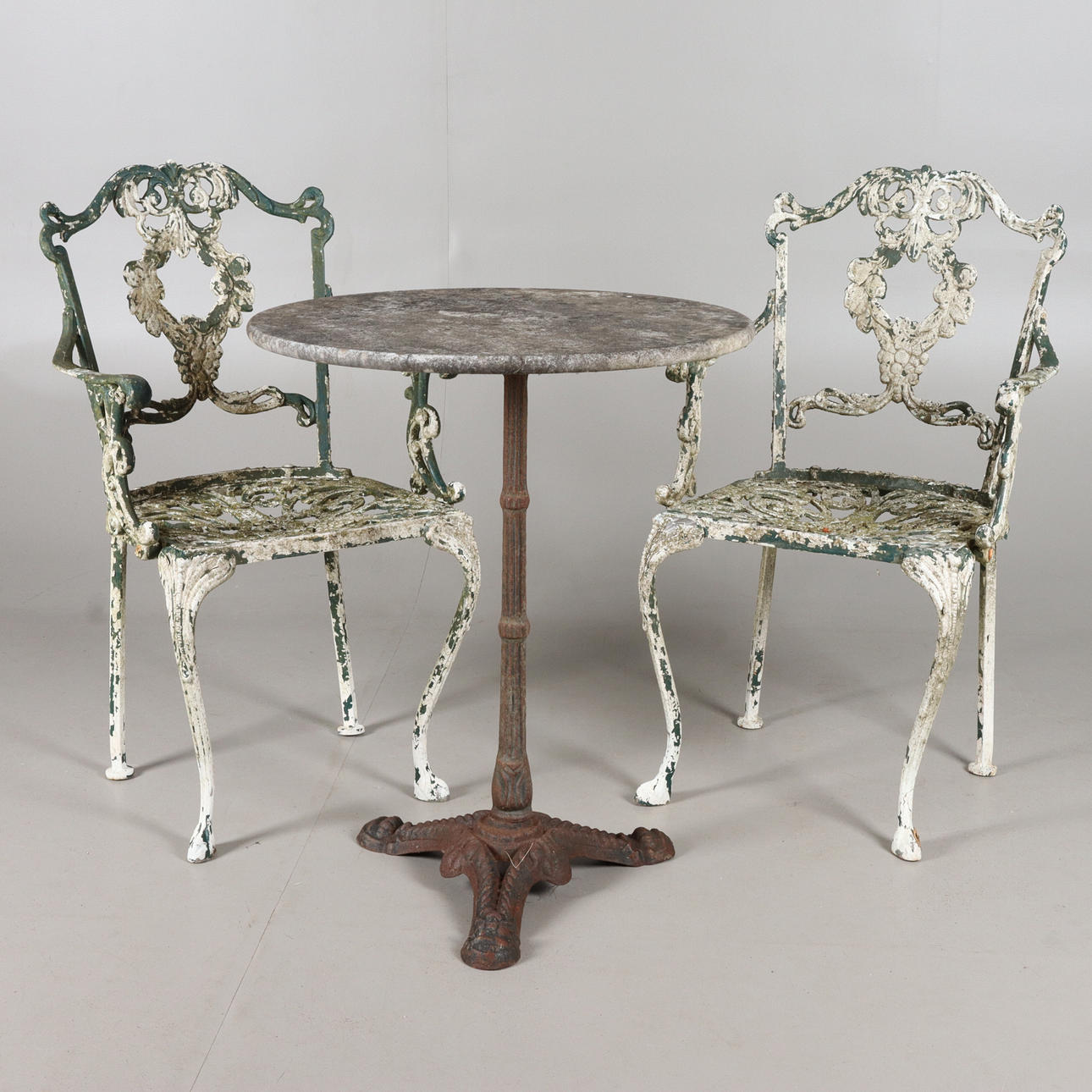 CAFÉGRUPP, 3 delar, gjutjärn, marmor.