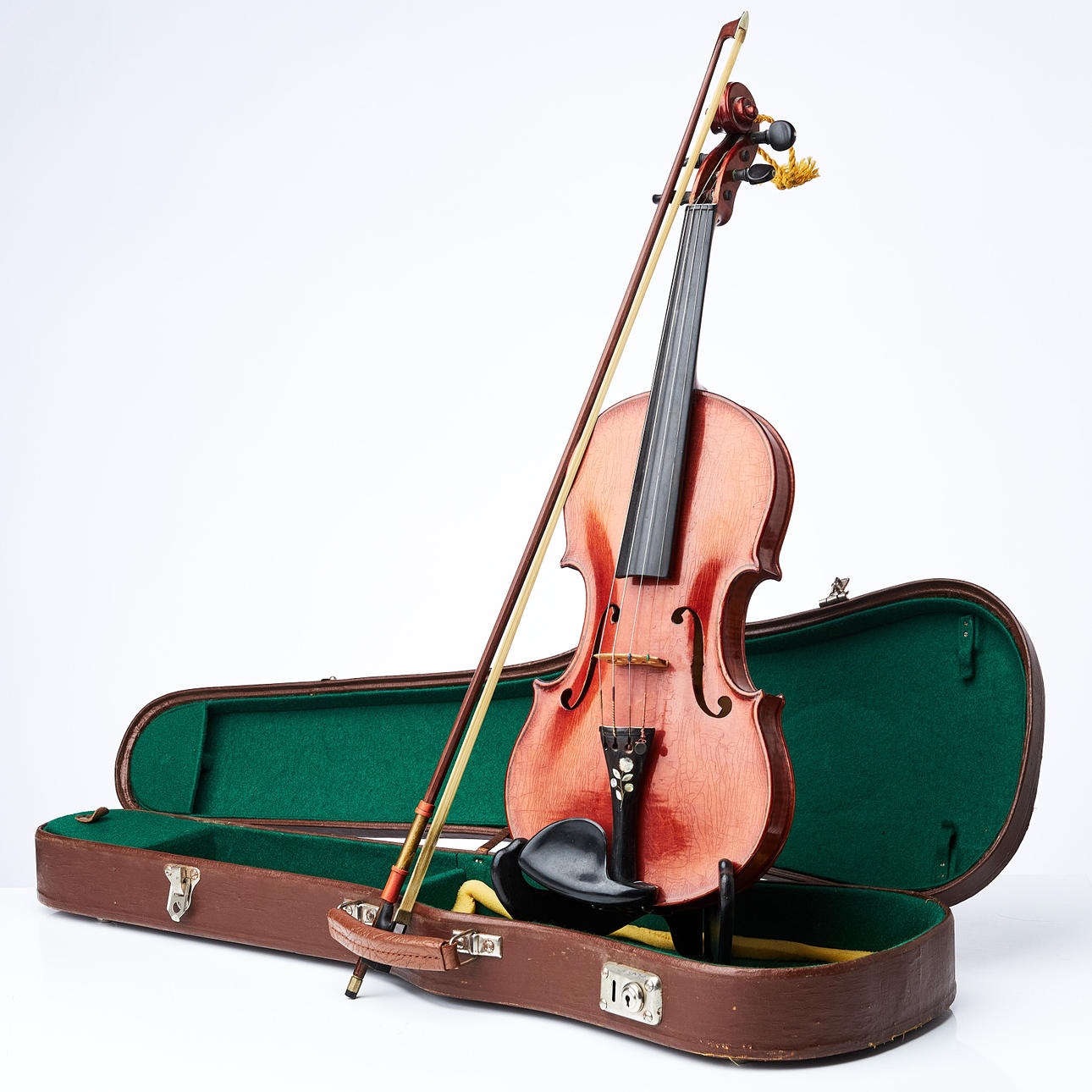 SVEN ALFRED WESTERMARK. Violin, labeled SAWestermark 1958, Skellefteå, bow, string holder with inlay, case in lined cardboard.