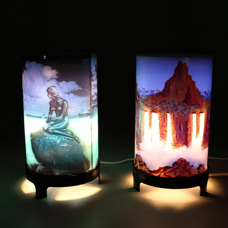 BORDSLAMPOR, ett par, motiv med roterande effekt, 1960-/70-tal.