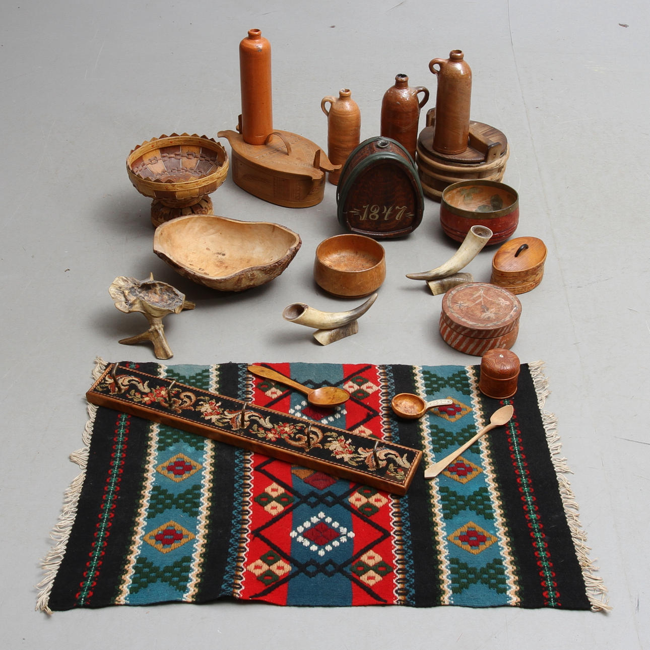 PARTI DIVERSE, bla. Almoge samt näverabete.