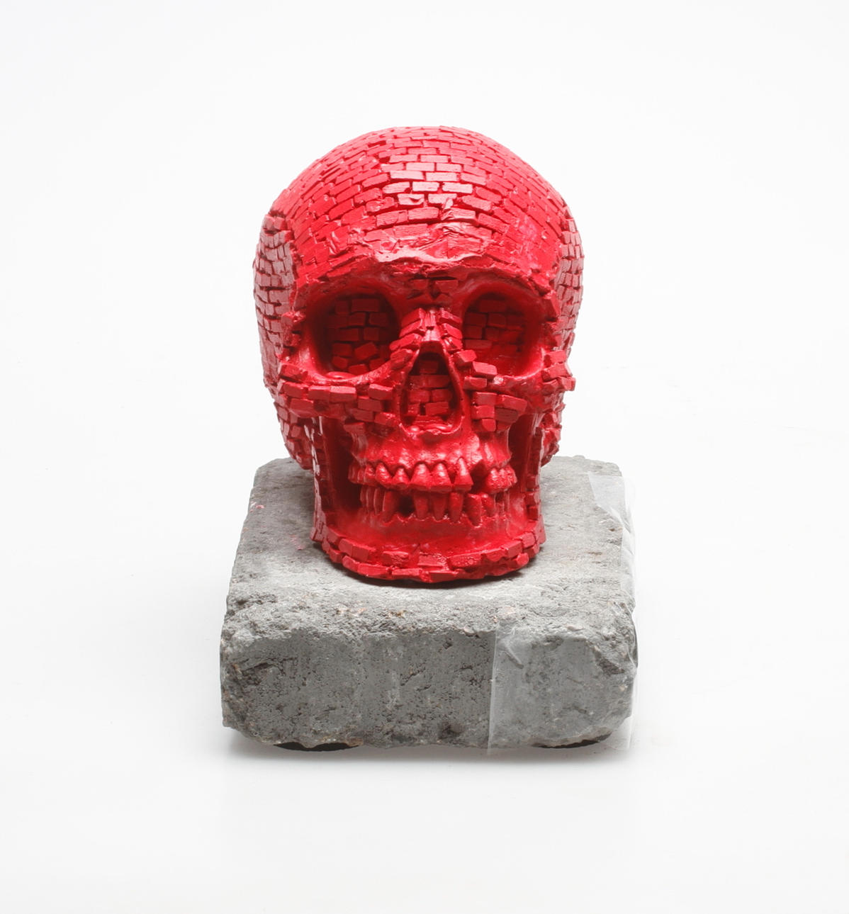 JONAS KÄLLMAN. Skulptur, gips på betong, 2000-tal.