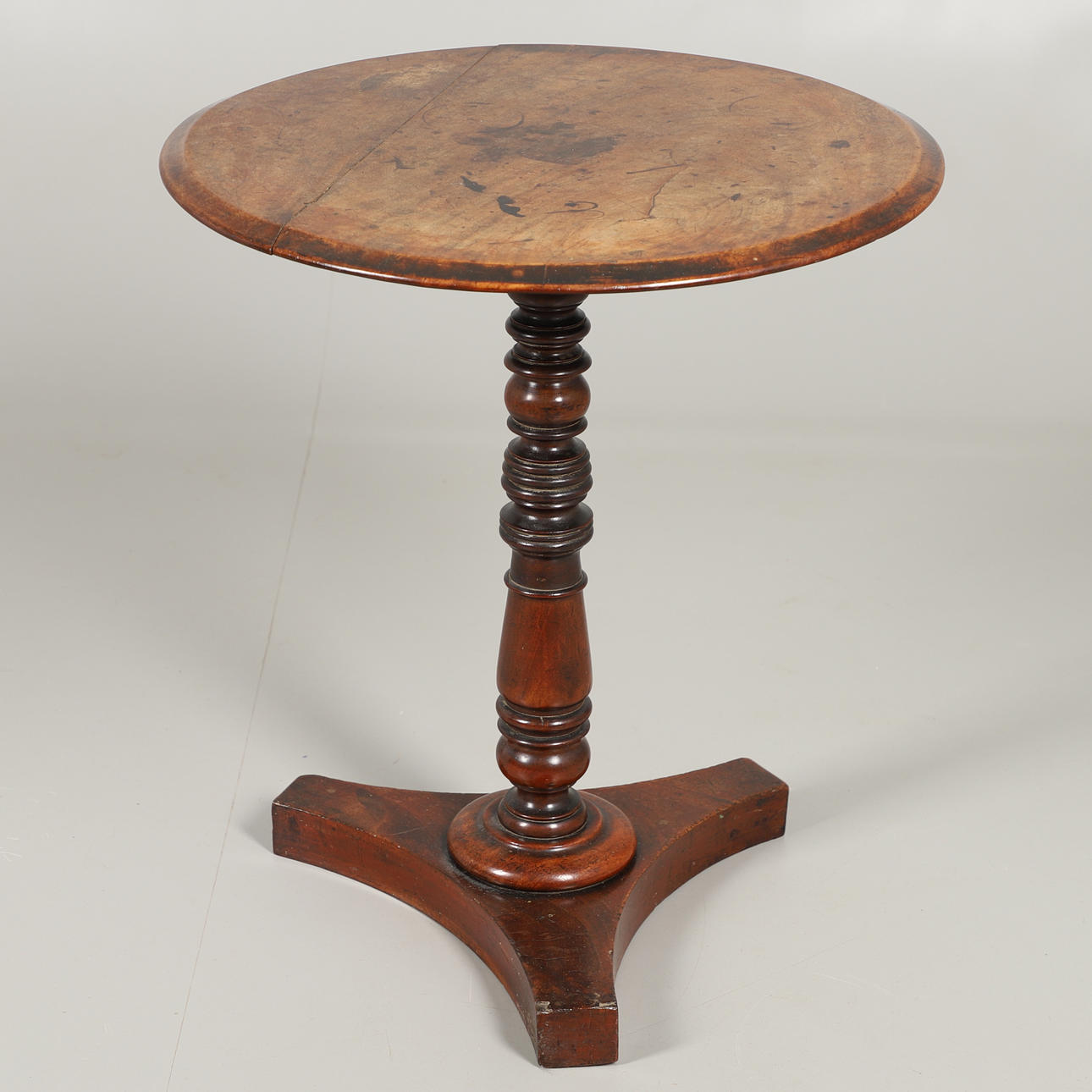 A MAHOGANY WINE TABLE.