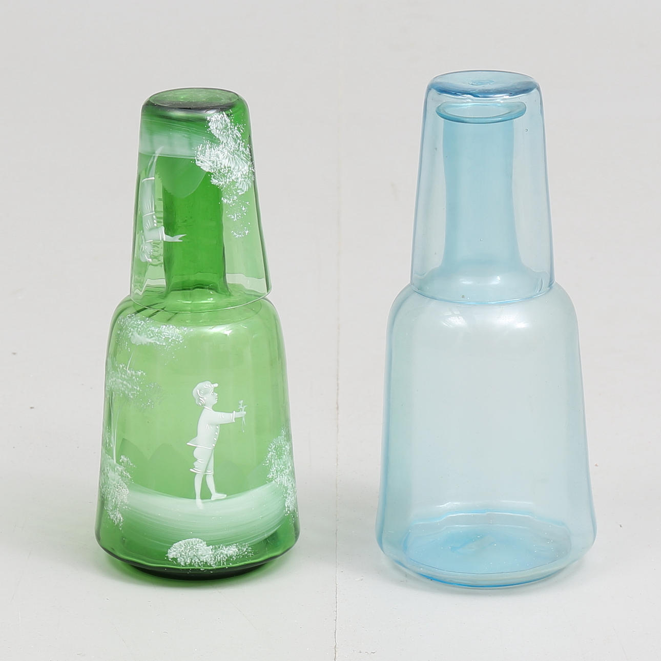 VATTENKARAFFER, 2 st, 1800-tal.
