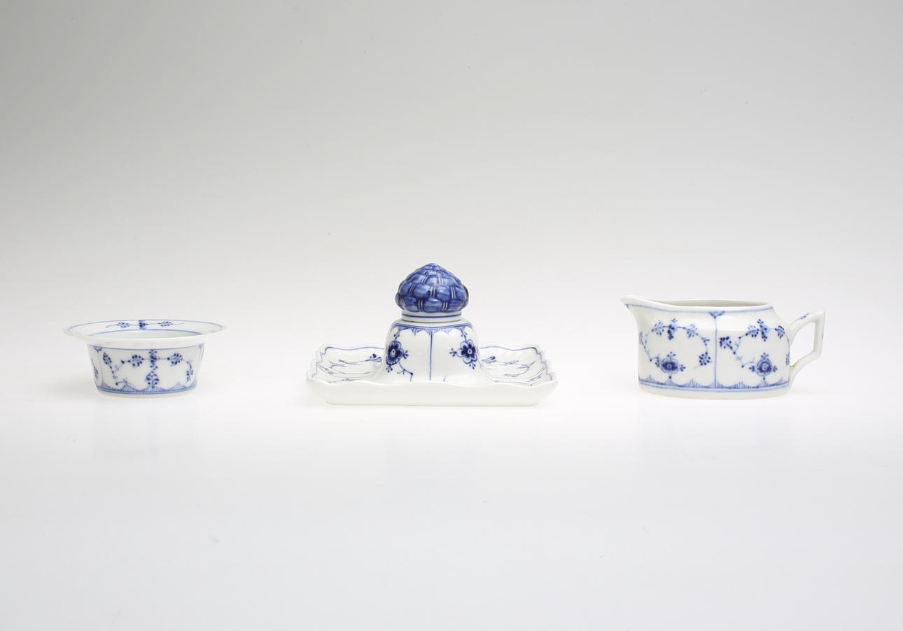 PORSLIN, 3 delar, "Musselmalet" Royal Copenhagen, Danmark.