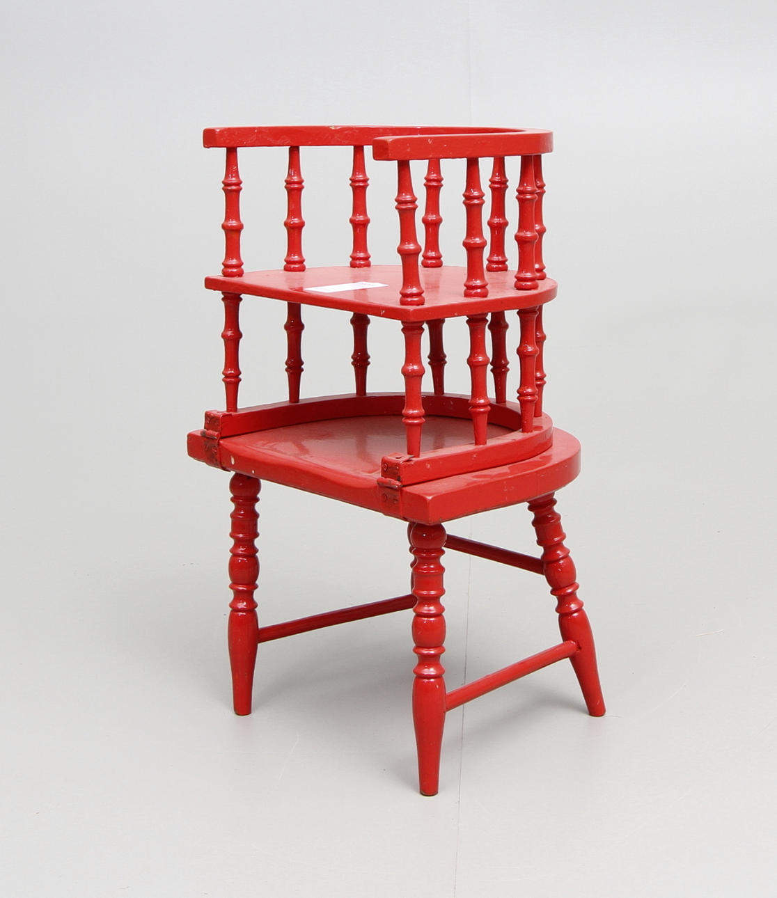 BYRÅ teak 1950-tal + äldre barnstol.