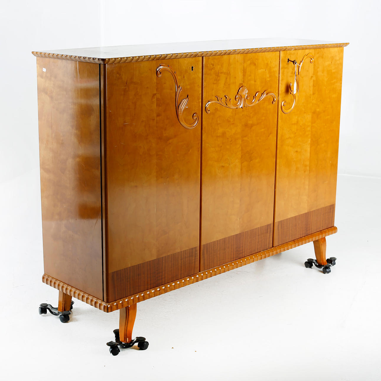 LINNESKÅP, 1940 - tal.