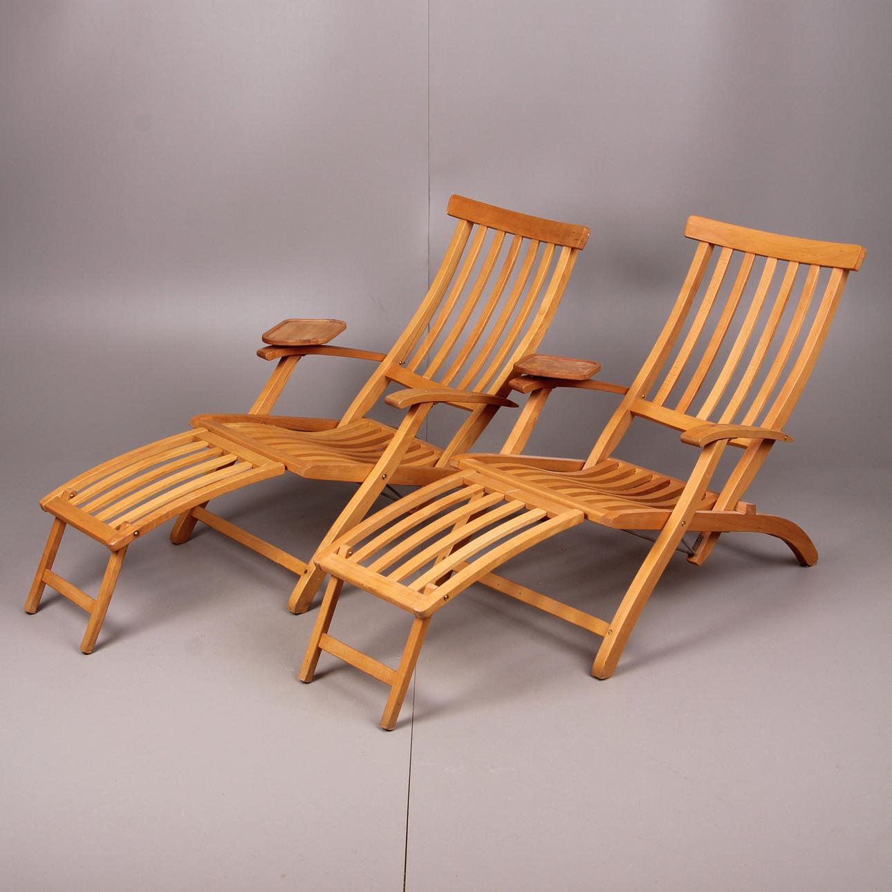 DÄCKSTOLAR, ett par, bok, möjligen Brogrens, samtida.