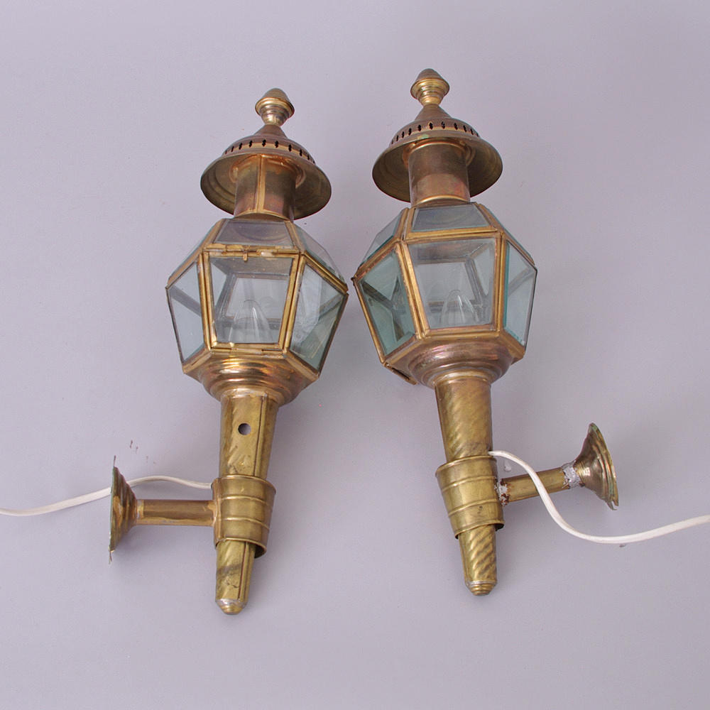 VAGNSLYKTOR, mässing, elektrifierade.