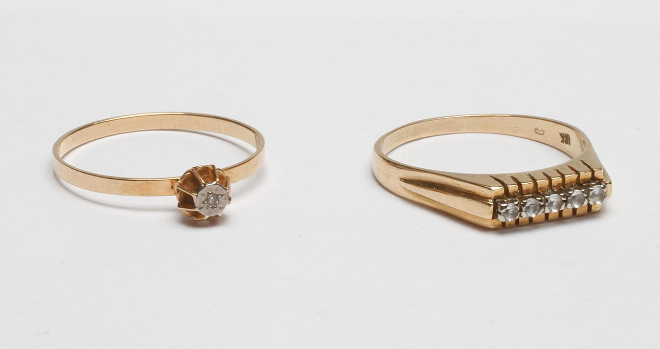 RINGAR, 18k guld, total vikt ca. 5,0 gram.