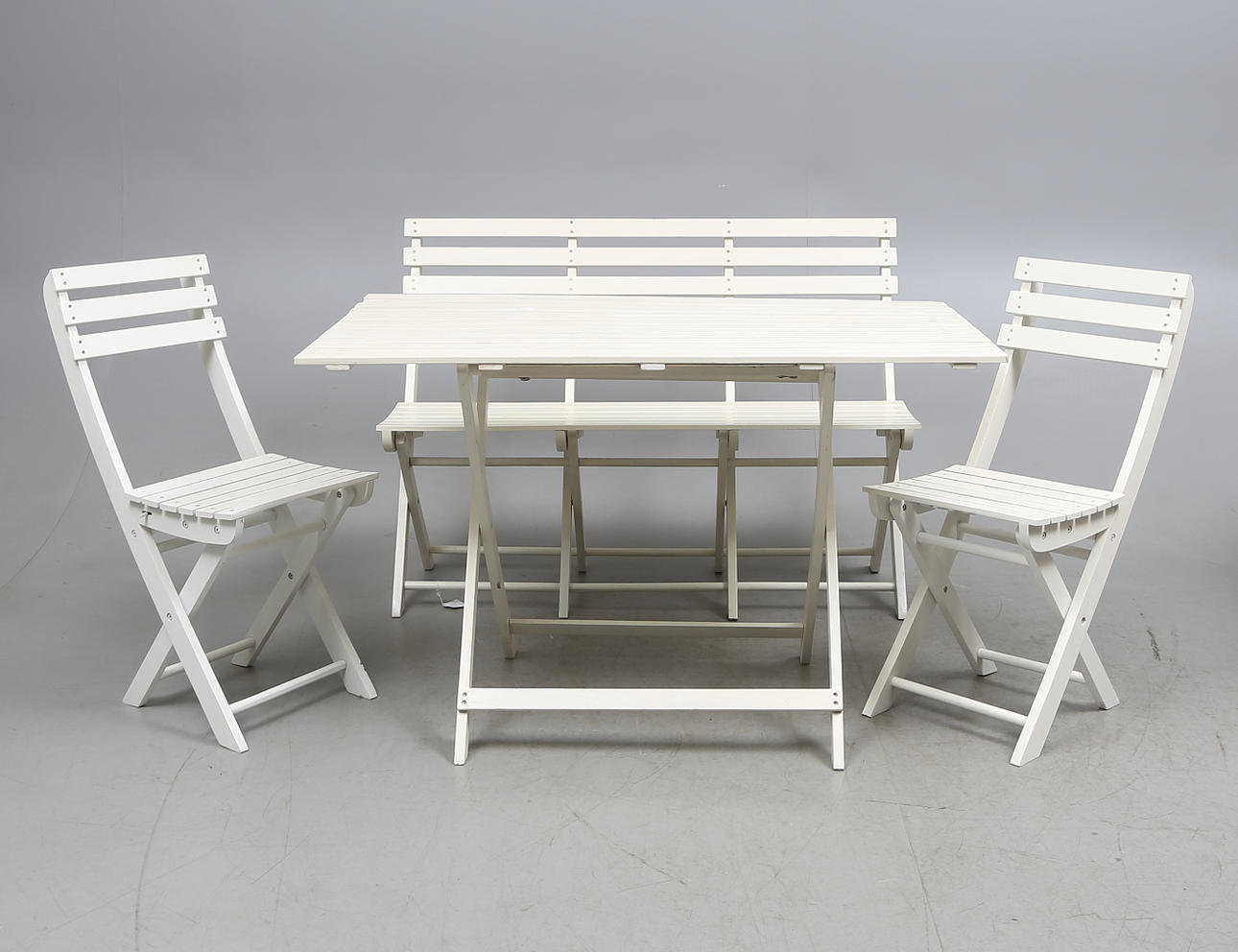 TRÄDGÅRDSMÖBEL, 4 delar, 2000-tal.