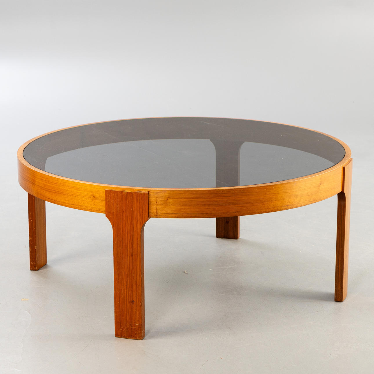 Runt soffbord, trä & glas, 1970-tal.