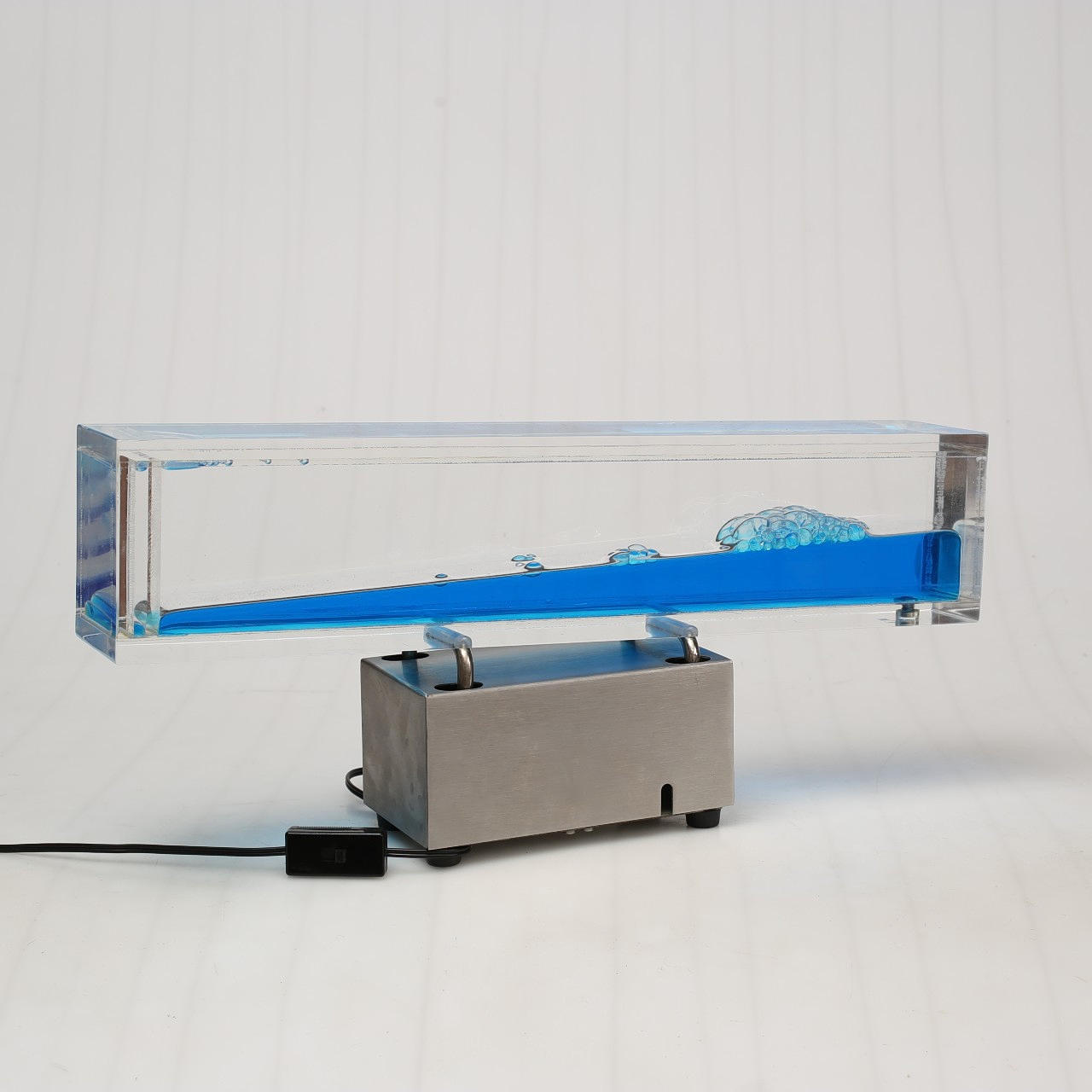 VÅGMASKIN, Stål och plexiglas 1980-TAL.