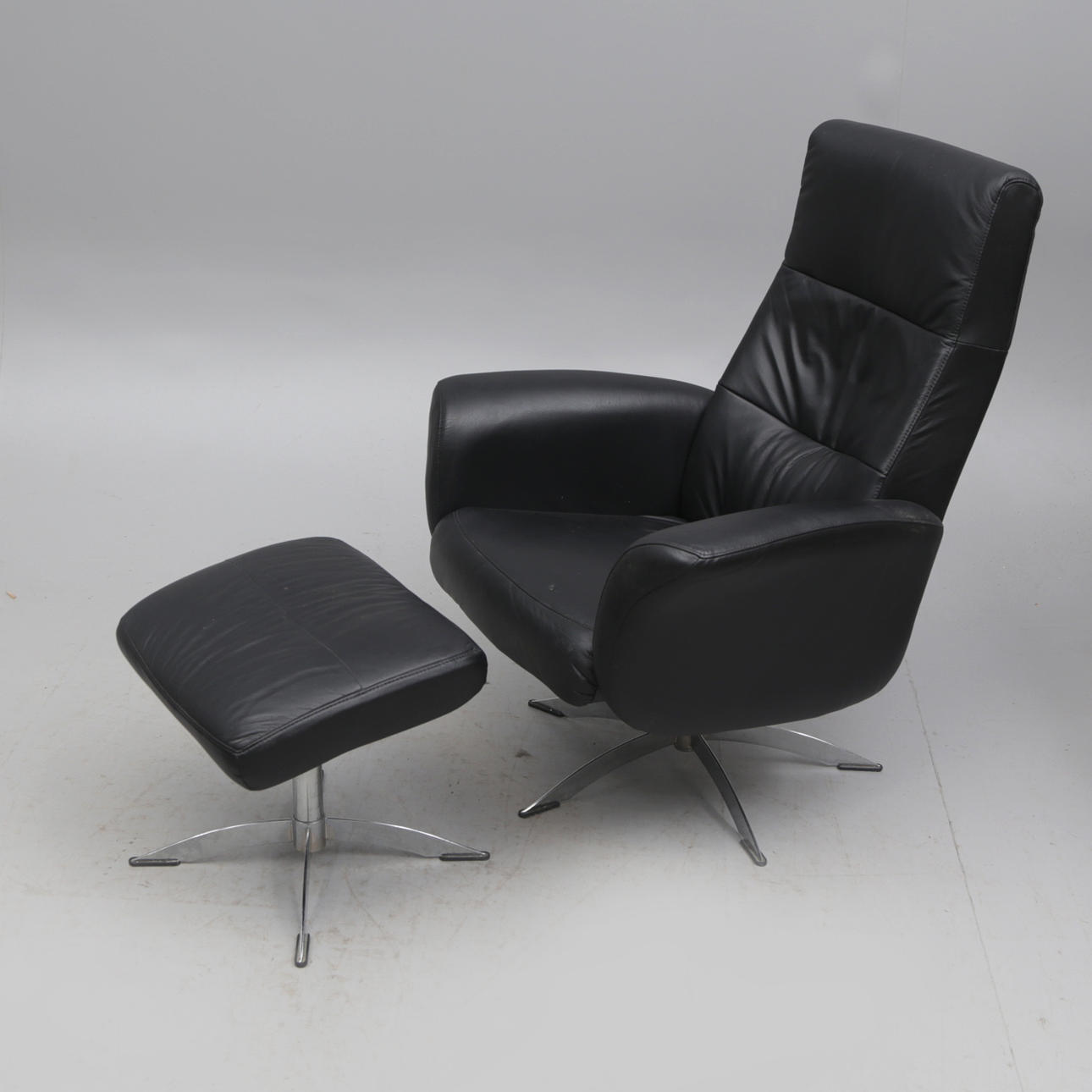 SILLÓN con FÚTBOL, Hjort Knudsen.