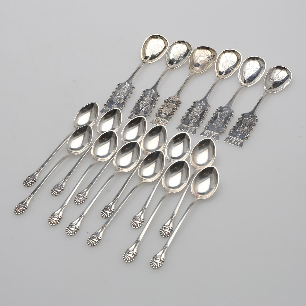 MOCCASKEDAR, samt SAMESKEDAR, 18 st, silver, ca 185 gram.