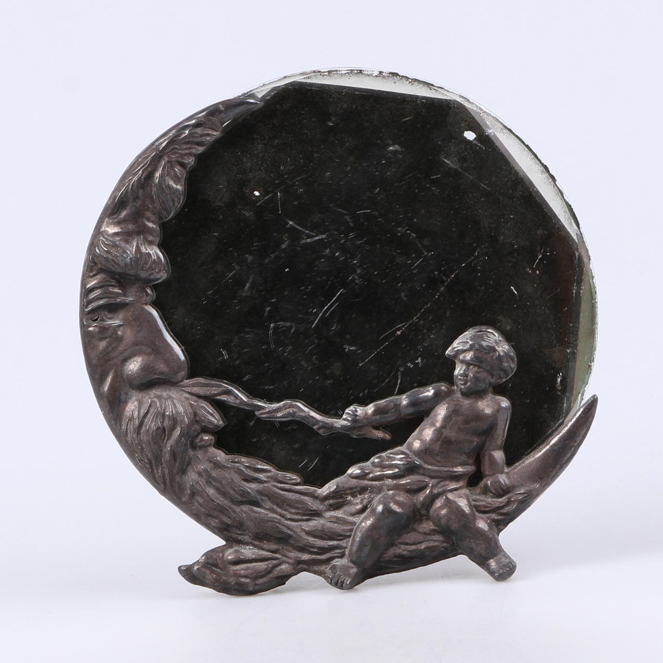 BORDSSPEGEL, metall, omkring sekeskiftet 1900.